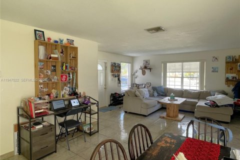 Townhouse in Cutler Bay, Florida 3 bedrooms, 127.18 sq.m. № 2005044 - photo 24