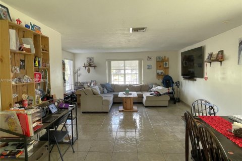 Townhouse in Cutler Bay, Florida 3 bedrooms, 127.18 sq.m. № 2005044 - photo 23