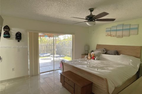 Townhouse in Cutler Bay, Florida 3 bedrooms, 127.18 sq.m. № 2005044 - photo 2