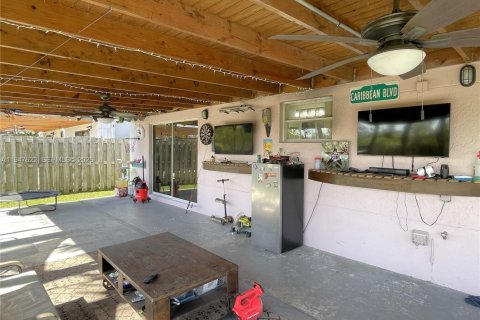 Townhouse in Cutler Bay, Florida 3 bedrooms, 127.18 sq.m. № 2005044 - photo 13