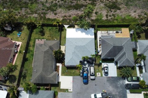 Townhouse in Cutler Bay, Florida 3 bedrooms, 127.18 sq.m. № 2005044 - photo 28