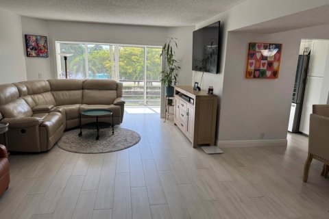 Condo in Lake Worth, Florida, 2 bedrooms  № 2188093 - photo 4