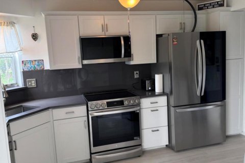 Condo in Lake Worth, Florida, 2 bedrooms  № 2188093 - photo 2