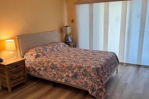 Condo in Lake Worth, Florida, 2 bedrooms  № 2188093 - photo 6