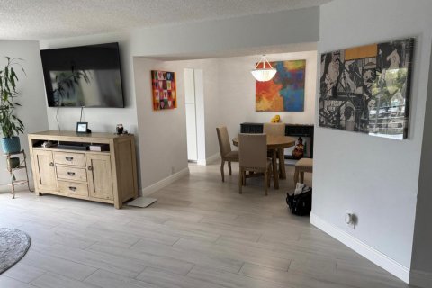 Condo in Lake Worth, Florida, 2 bedrooms  № 2188093 - photo 5