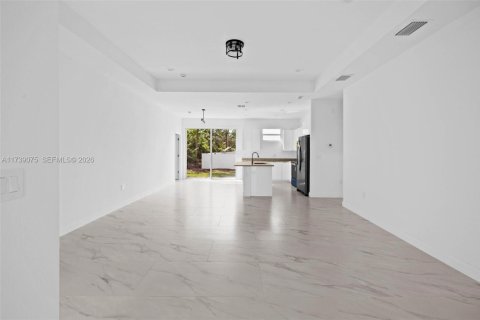 Casa en venta en Lehigh Acres, Florida, 3 dormitorios, 152.17 m2 № 1944818 - foto 8