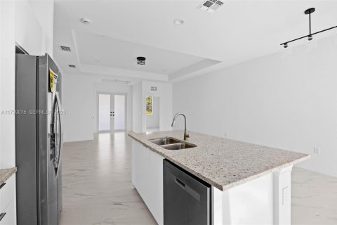 Casa en venta en Lehigh Acres, Florida, 3 dormitorios, 152.17 m2 № 1944818 - foto 18