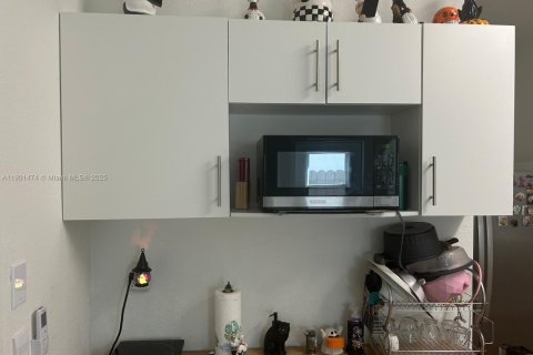 Commercial property in Homestead, Florida 1 bedroom, 250.46 sq.m. № 1953308 - photo 16