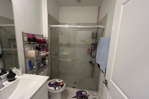 Commercial property in Homestead, Florida 1 bedroom, 250.46 sq.m. № 1953308 - photo 2