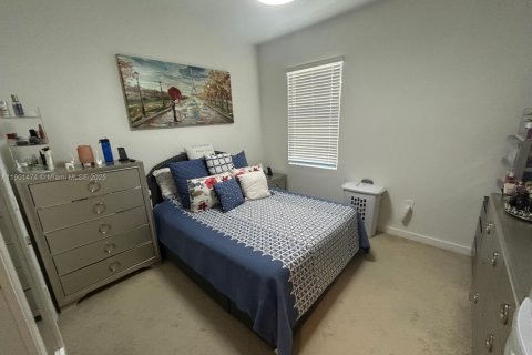 Commercial property in Homestead, Florida 1 bedroom, 250.46 sq.m. № 1953308 - photo 6