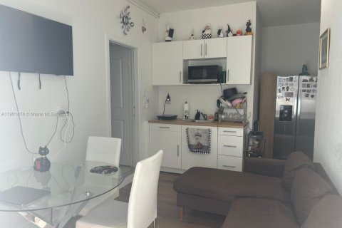 Commercial property in Homestead, Florida 1 bedroom, 250.46 sq.m. № 1953308 - photo 17