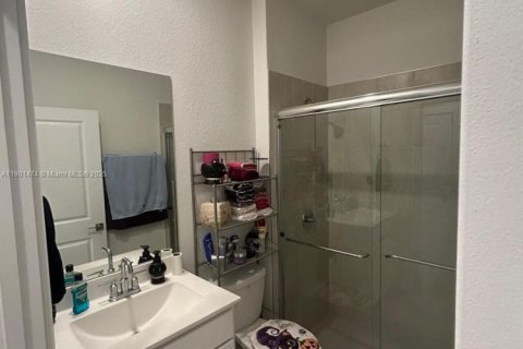 Commercial property in Homestead, Florida 1 bedroom, 250.46 sq.m. № 1953308 - photo 3