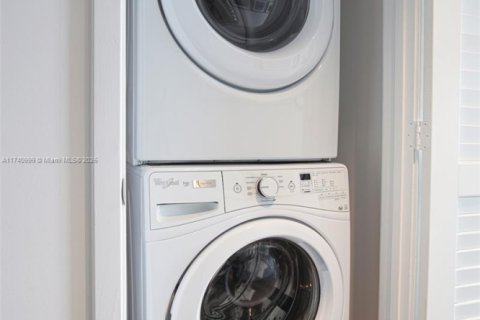 Condominio en venta en Miami, Florida, 3 dormitorios, 153.75 m2 № 1489599 - foto 24