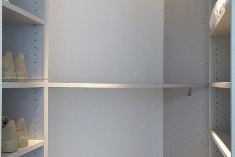 Condominio en venta en Miami, Florida, 3 dormitorios, 153.75 m2 № 1489599 - foto 11