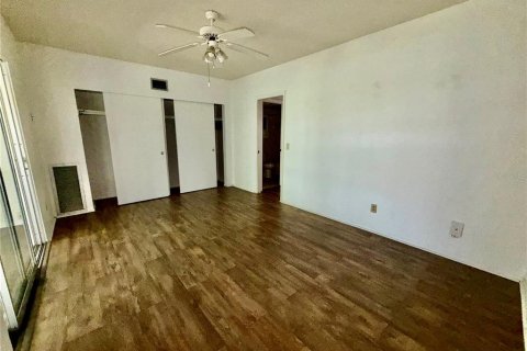 Copropriété à louer à Clearwater, Floride: 1 chambre, 76.64 m2 № 2148871 - photo 9