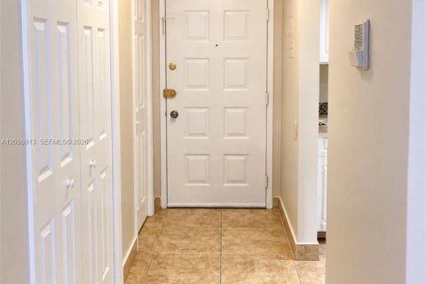 Copropriété à louer à Hialeah, Floride: 1 chambre, 80.82 m2 № 2397414 - photo 5