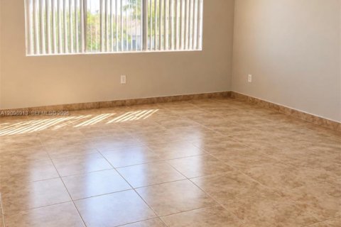 Copropriété à louer à Hialeah, Floride: 1 chambre, 80.82 m2 № 2397414 - photo 9