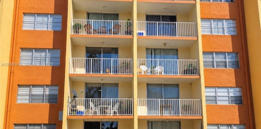 Condo à Hialeah, Floride, 1 chambre  № 2397414