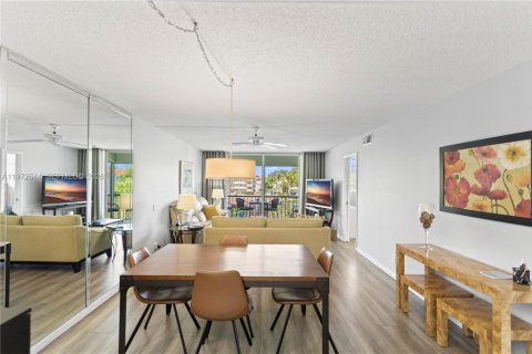 Condominio en venta en Pembroke Pines, Florida, 2 dormitorios, 108.7 m2 № 2032811 - foto 9