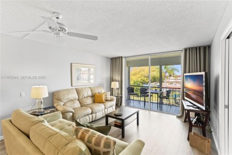 Condominio en venta en Pembroke Pines, Florida, 2 dormitorios, 108.7 m2 № 2032811 - foto 11