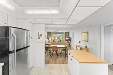 Condominio en venta en Pembroke Pines, Florida, 2 dormitorios, 108.7 m2 № 2032811 - foto 4