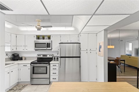 Condominio en venta en Pembroke Pines, Florida, 2 dormitorios, 108.7 m2 № 2032811 - foto 3