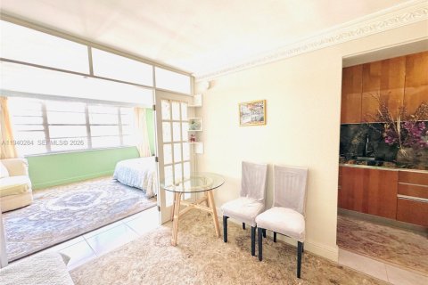 Copropriété à vendre à Sunny Isles Beach, Floride: 55.28 m2 № 1998761 - photo 18