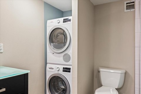 Condo in Saint Petersburg, Florida, 1 bedroom  № 1722997 - photo 27