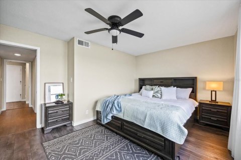 Condo in Saint Petersburg, Florida, 1 bedroom  № 1722997 - photo 21