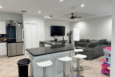 Villa ou maison à vendre à Doral, Floride: 5 chambres, 283.54 m2 № 1940694 - photo 6