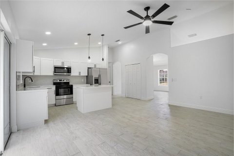 House in Sebastian, Florida 3 bedrooms, 132.57 sq.m. № 2088098 - photo 8