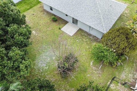 House in Sebastian, Florida 3 bedrooms, 132.57 sq.m. № 2088098 - photo 5