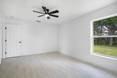 House in Sebastian, Florida 3 bedrooms, 132.57 sq.m. № 2088098 - photo 29