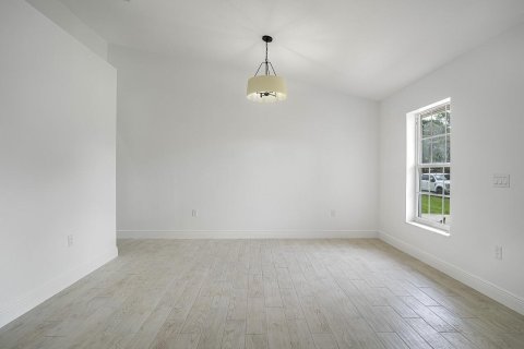 House in Sebastian, Florida 3 bedrooms, 132.57 sq.m. № 2088098 - photo 20