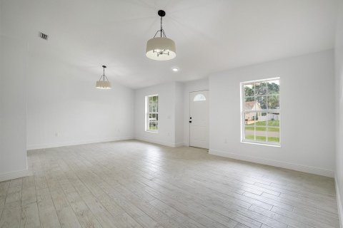 House in Sebastian, Florida 3 bedrooms, 132.57 sq.m. № 2088098 - photo 18