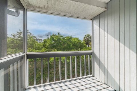 Condo in Tampa, Florida, 2 bedrooms  № 2225016 - photo 21