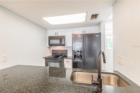 Condo in Tampa, Florida, 2 bedrooms  № 2225016 - photo 4