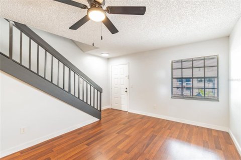 Condo in Tampa, Florida, 2 bedrooms  № 2225016 - photo 15