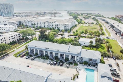 Condo in Tampa, Florida, 2 bedrooms  № 2225016 - photo 26