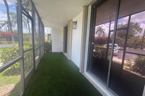 Condo in Miami, Florida, 2 bedrooms  № 1966754 - photo 10