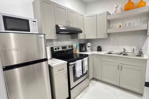 Casa en venta en Miami, Florida, 4 dormitorios, 103.31 m2 № 2000763 - foto 28