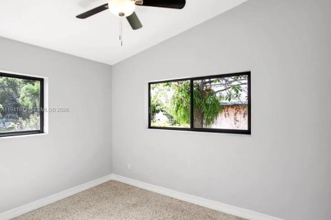 Casa en venta en Miami, Florida, 4 dormitorios, 103.31 m2 № 2000763 - foto 11