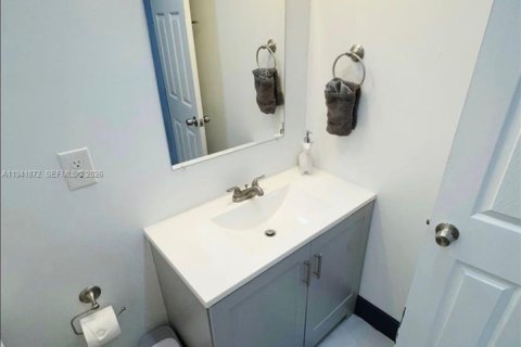 Casa en venta en Miami, Florida, 4 dormitorios, 103.31 m2 № 2000763 - foto 19