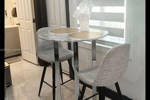 Casa en venta en Miami, Florida, 4 dormitorios, 103.31 m2 № 2000763 - foto 25