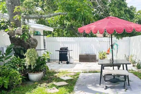 Casa en venta en Miami, Florida, 4 dormitorios, 103.31 m2 № 2000763 - foto 16