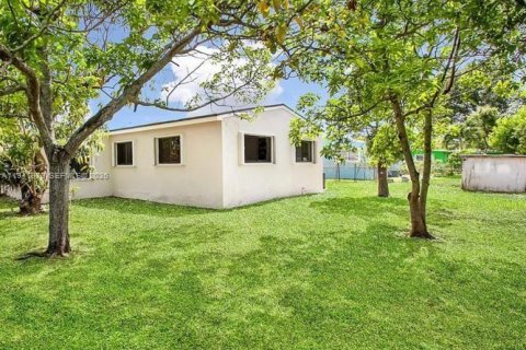 Casa en venta en Miami, Florida, 4 dormitorios, 103.31 m2 № 2000763 - foto 12