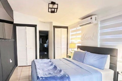 Casa en venta en Miami, Florida, 4 dormitorios, 103.31 m2 № 2000763 - foto 21