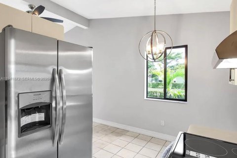 Casa en venta en Miami, Florida, 4 dormitorios, 103.31 m2 № 2000763 - foto 7