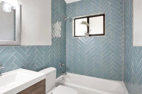 Casa en venta en Miami, Florida, 4 dormitorios, 103.31 m2 № 2000763 - foto 5
