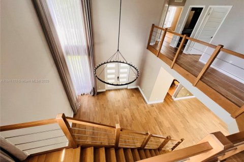 Villa ou maison à vendre à Miami, Floride: 4 chambres, 241.27 m2 № 1939455 - photo 5